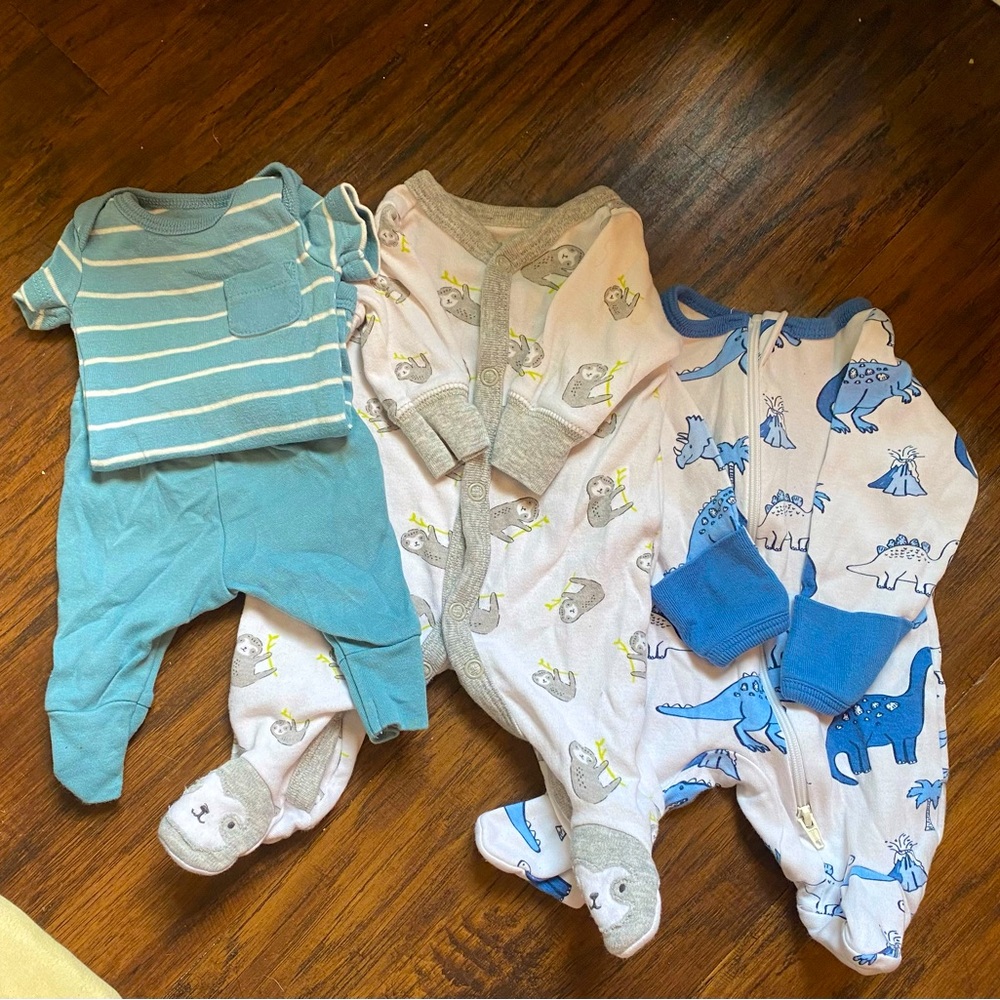 Lot of preemie clothes! 💗